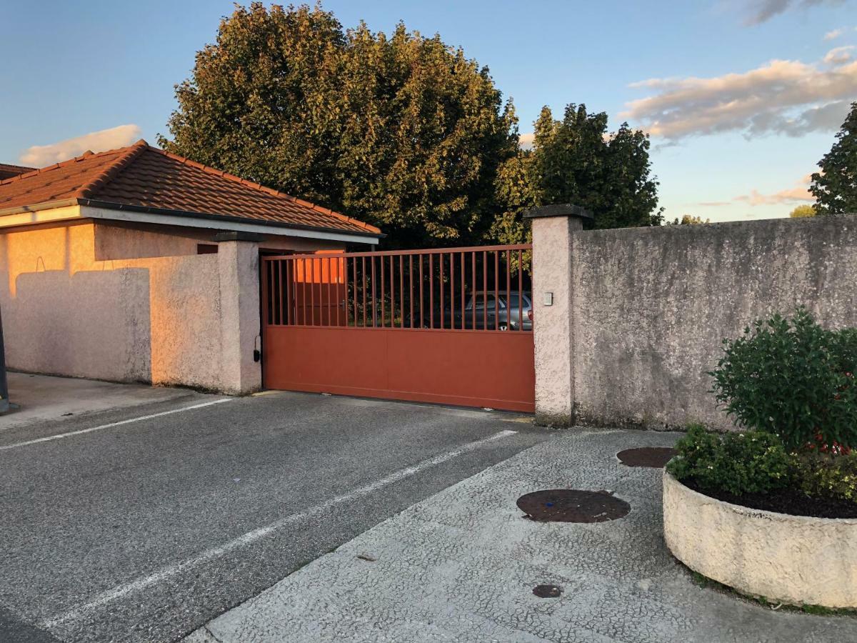 Appartement Au Milieu Des Lacs, Au Bord Du Guiers Aoste Экстерьер фото